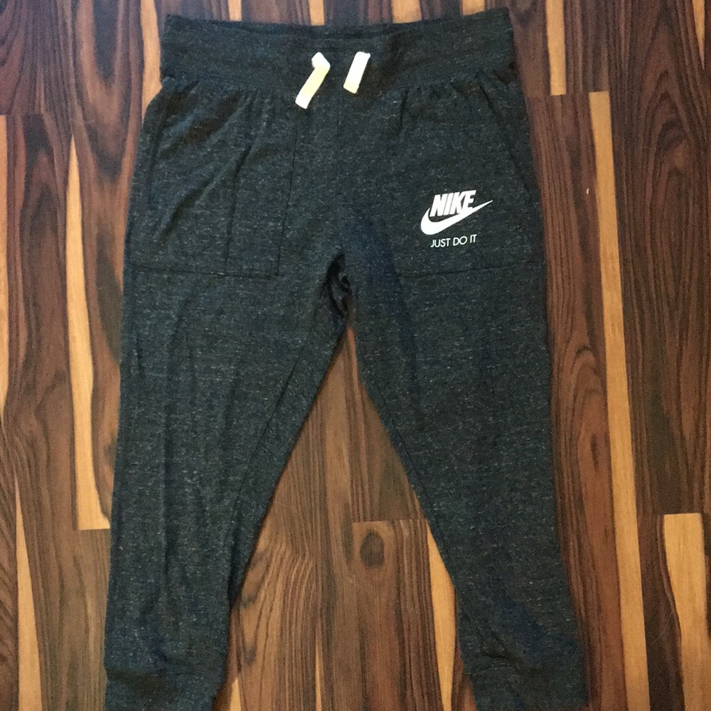 NWOT Nike Capri sweats